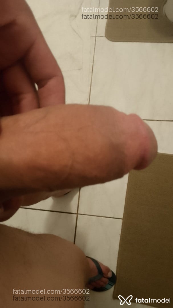 Acompanhante homem morena (o) de olhos castanhos - Daemom