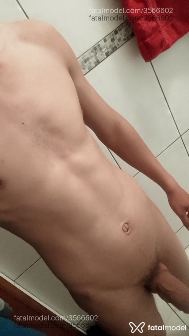 Acompanhante homem morena (o) de olhos castanhos - Daemom