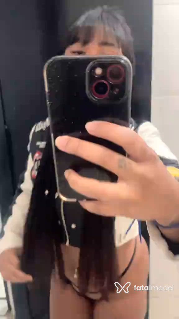 Acompanhante mulher morena (o) de olhos castanhos - Cacau Acompanhante mulher morena (o) de olhos castanhos - Cacau