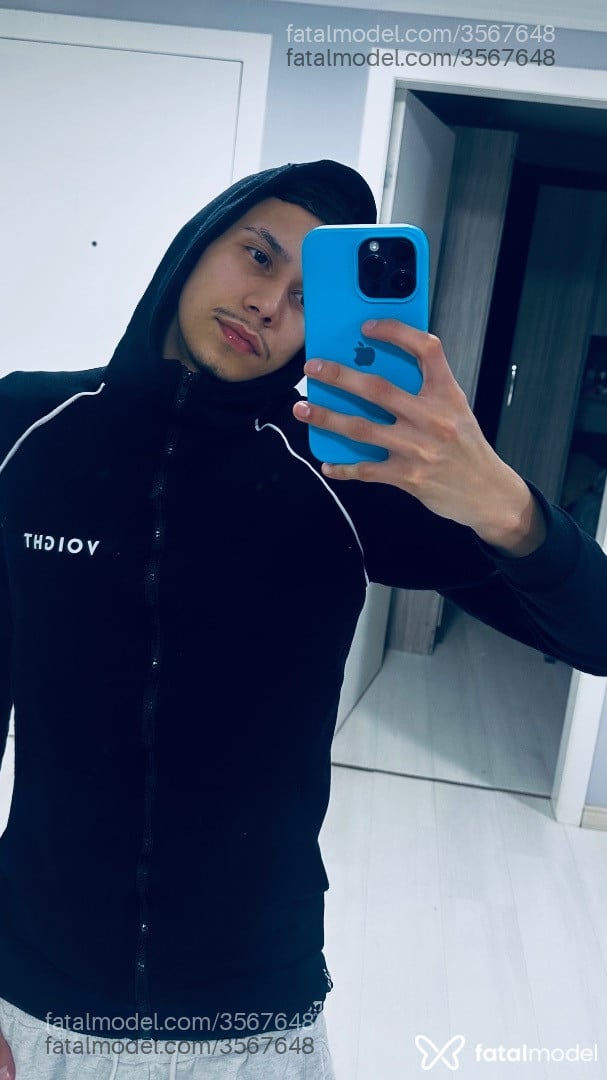 Acompanhante homem com cabelo castanho de olhos castanhos - Lucas Henrique