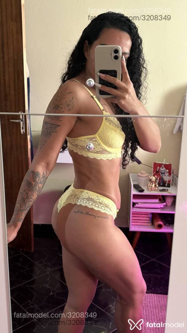 Acompanhante mulher morena (o) de olhos castanhos - Angélica Fontana
