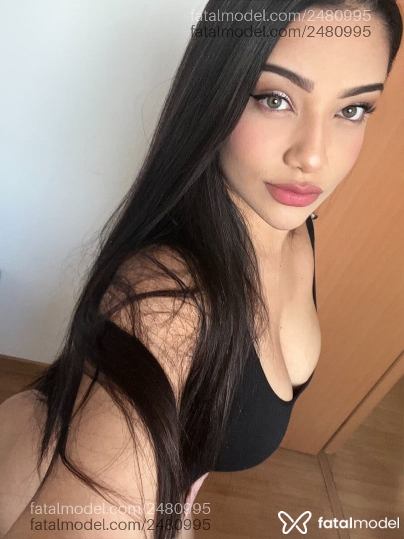 Acompanhante mulher morena (o) de olhos verdes - Kimberly Andrade