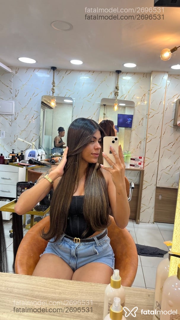 Acompanhante mulher morena (o) de olhos pretos - Agatha Duarte