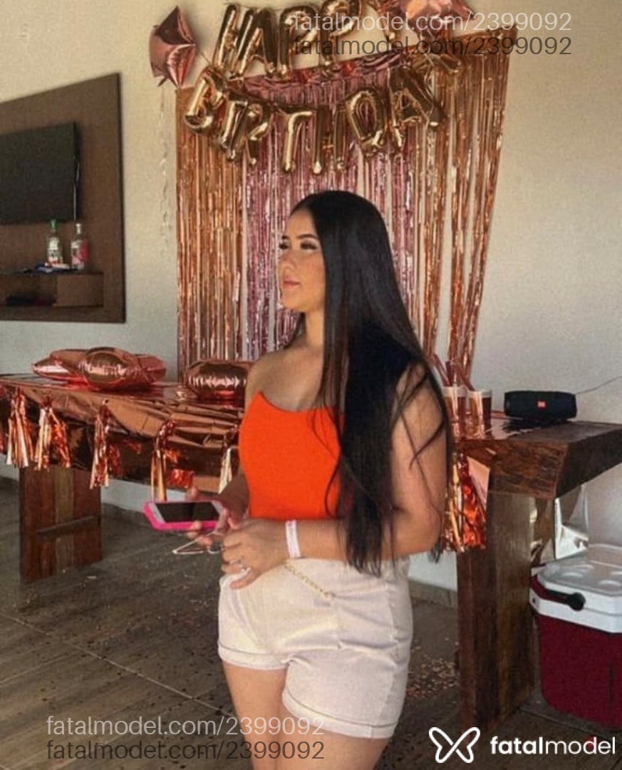 Acompanhante mulher com cabelo castanho de olhos castanhos - Bruna Lopes