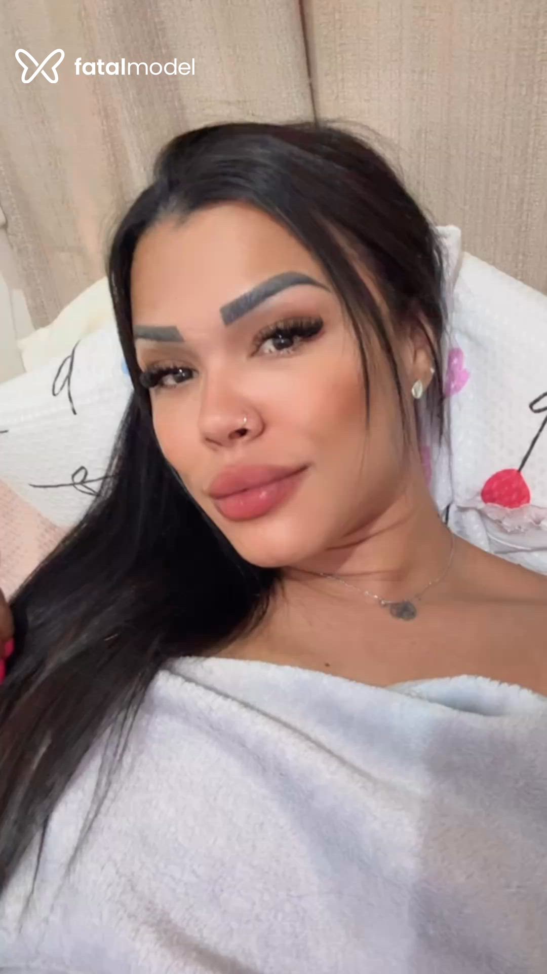 Acompanhante mulher morena (o) de olhos castanhos - Eduarda