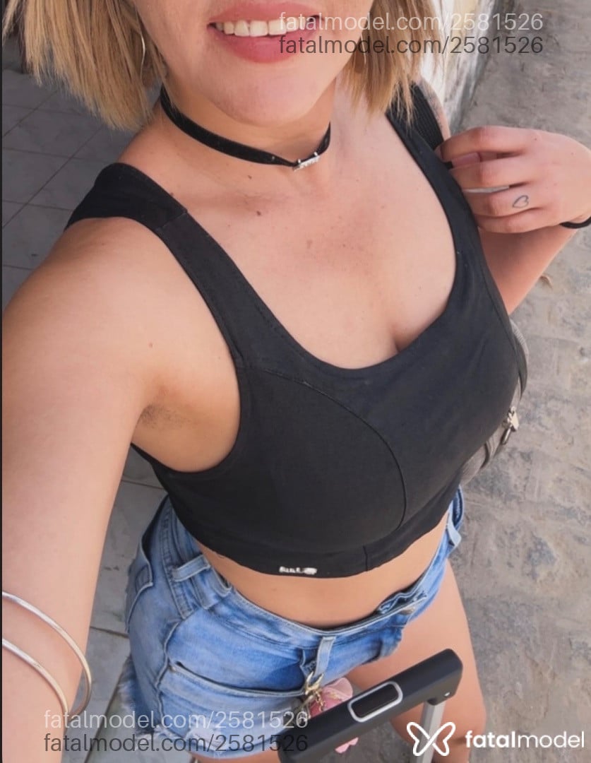 Acompanhante mulher loira (o) de olhos azuis - Gaby Macedo