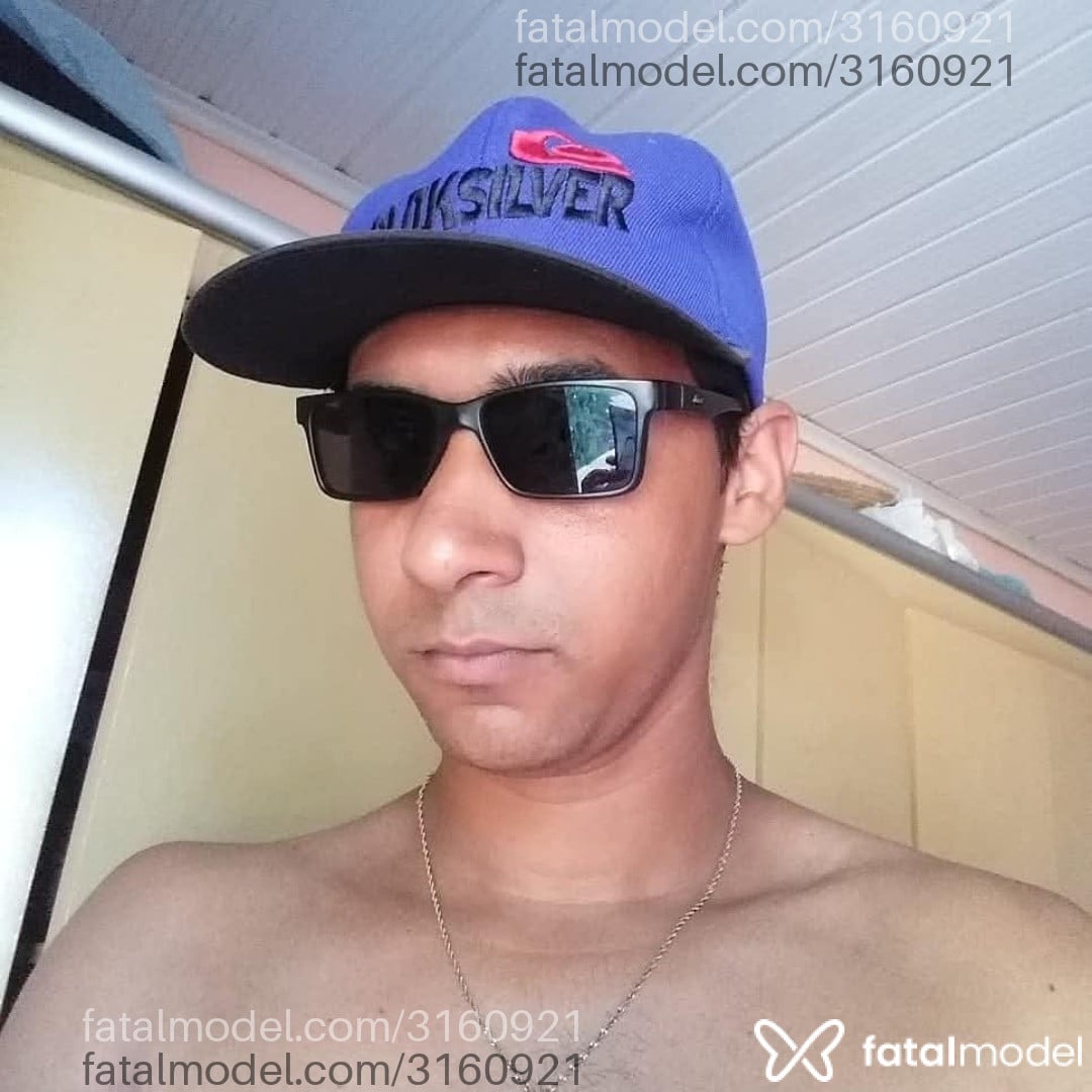 Acompanhante homem trans com cabelo castanho de olhos castanhos - Celso Acompanhante homem trans com cabelo castanho de olhos castanhos - Celso