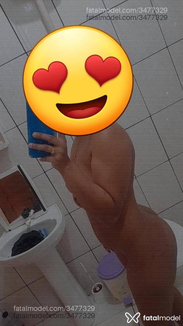 Acompanhante mulher morena (o) de olhos pretos - Morena