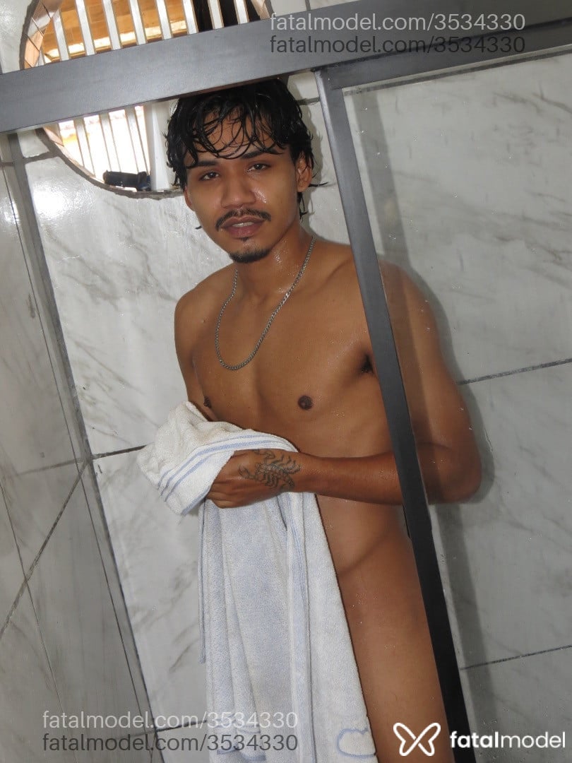Acompanhante homem morena (o) de olhos pretos - indio
