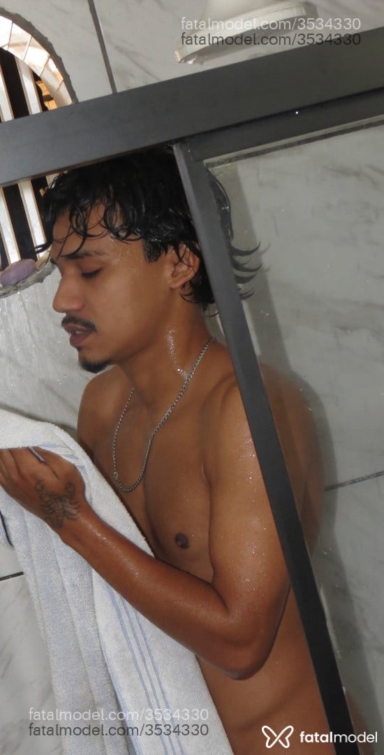 Acompanhante homem morena (o) de olhos pretos - indio