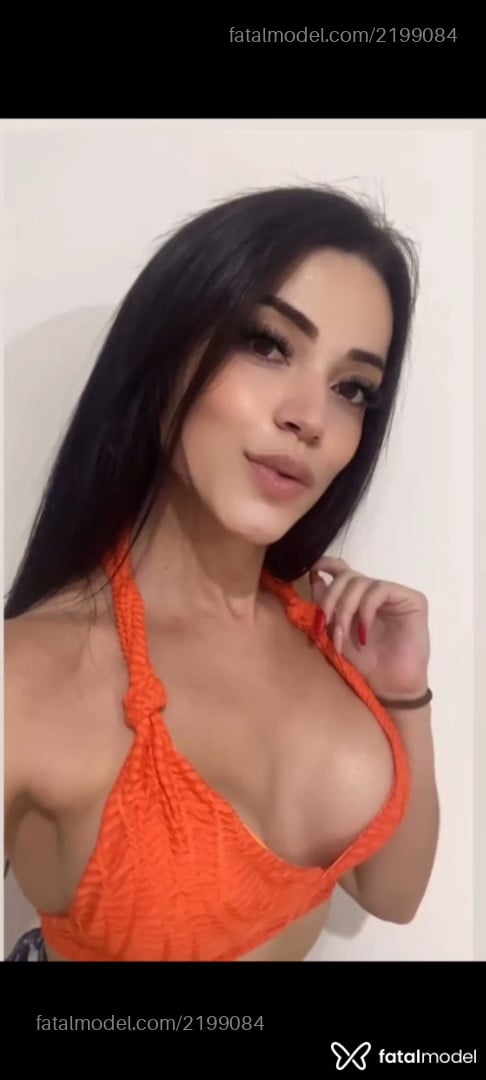Acompanhante mulher com cabelo castanho de olhos castanhos - Aurora Mendonça
