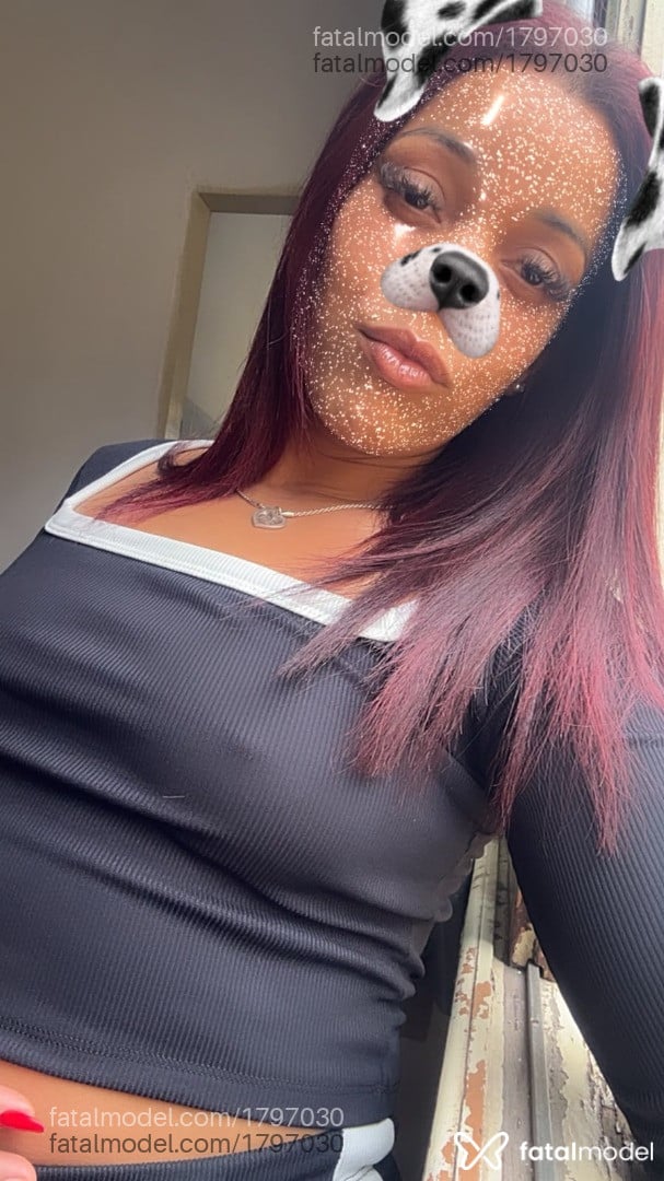 Acompanhante mulher ruiva (o) de olhos castanhos - Patricia