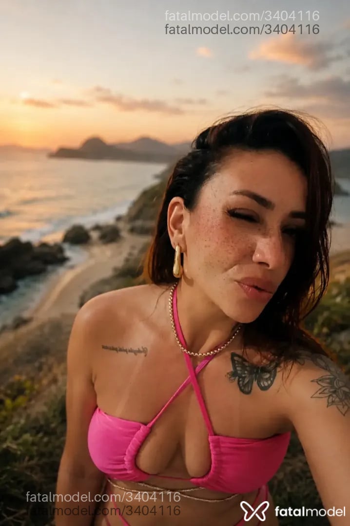 Acompanhante mulher ruiva (o) de olhos castanhos - Suzi