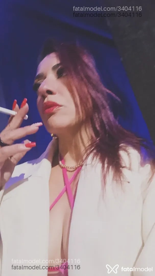 Acompanhante mulher ruiva (o) de olhos castanhos - Suzi