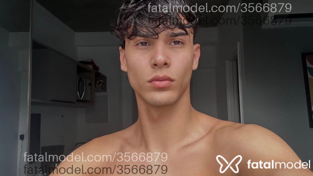 Acompanhante homem morena (o) de olhos pretos - Felipe Gael Acompanhante homem morena (o) de olhos pretos - Felipe Gael