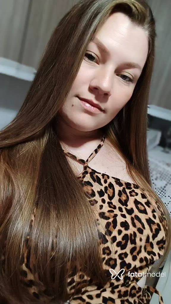 Acompanhante mulher loira (o) de olhos azuis - Larissa