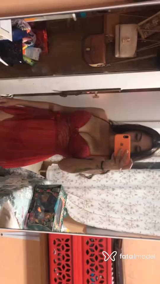 Acompanhante mulher com cabelo castanho de olhos castanhos - Biaa Valença Acompanhante mulher com cabelo castanho de olhos castanhos - Biaa Valença