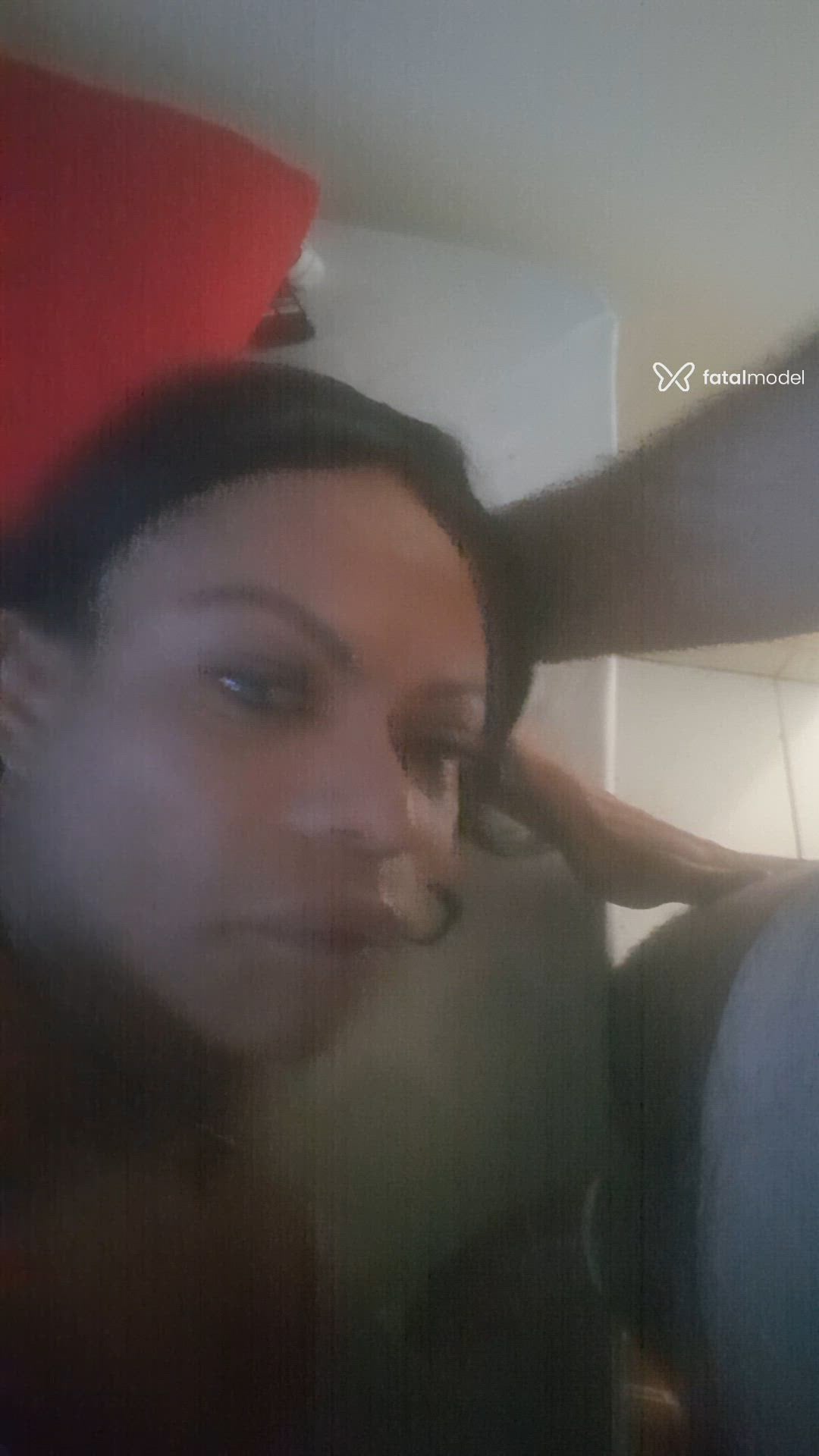 Acompanhante travesti com cabelo castanho de olhos verdes - MICHELLY LEMOS