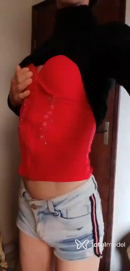 Acompanhante homem com cabelo castanho de olhos verdes - Mirella
