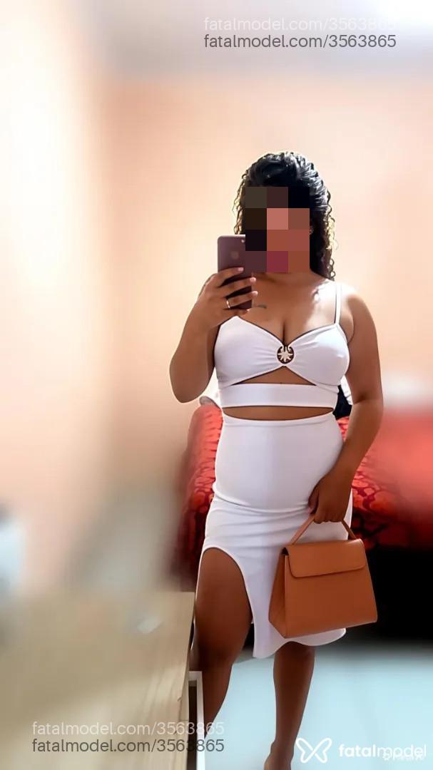 Acompanhante mulher morena (o) de olhos pretos - Mary Djany