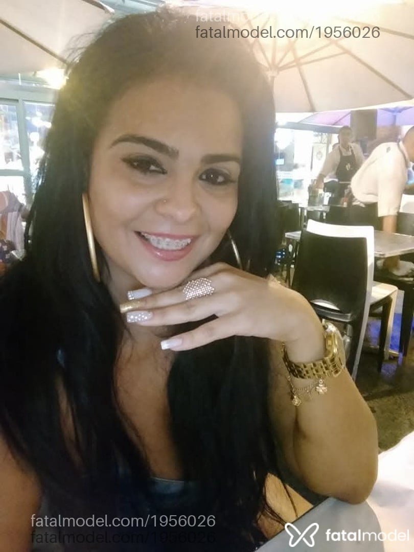 Acompanhante mulher morena (o) de olhos pretos - Luara