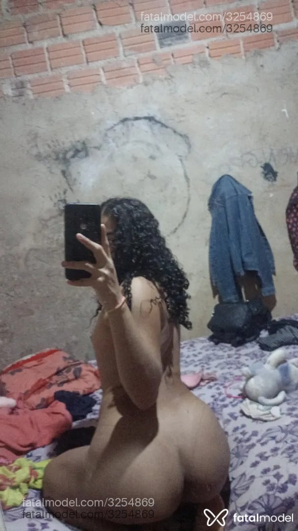 Acompanhante mulher trans morena (o) de olhos castanhos - Leticia Pereira