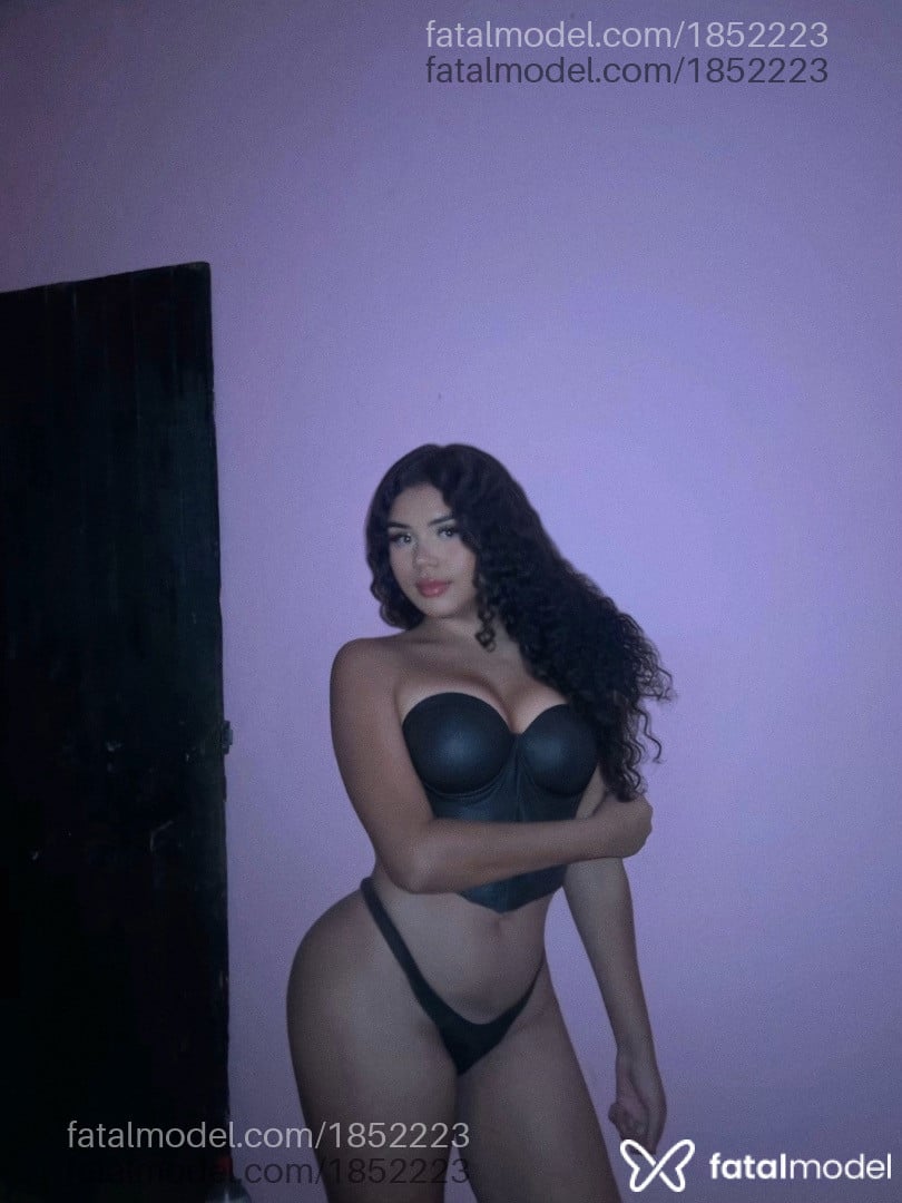 Acompanhante mulher trans morena (o) de olhos pretos - Angel jordann