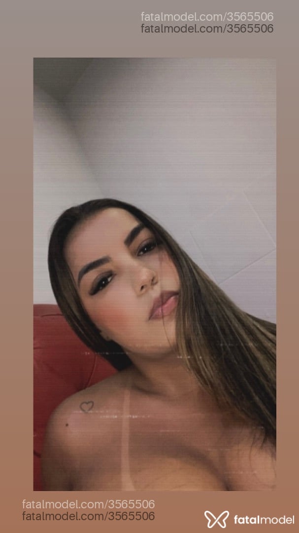 Acompanhante mulher morena (o) de olhos castanhos - Serena