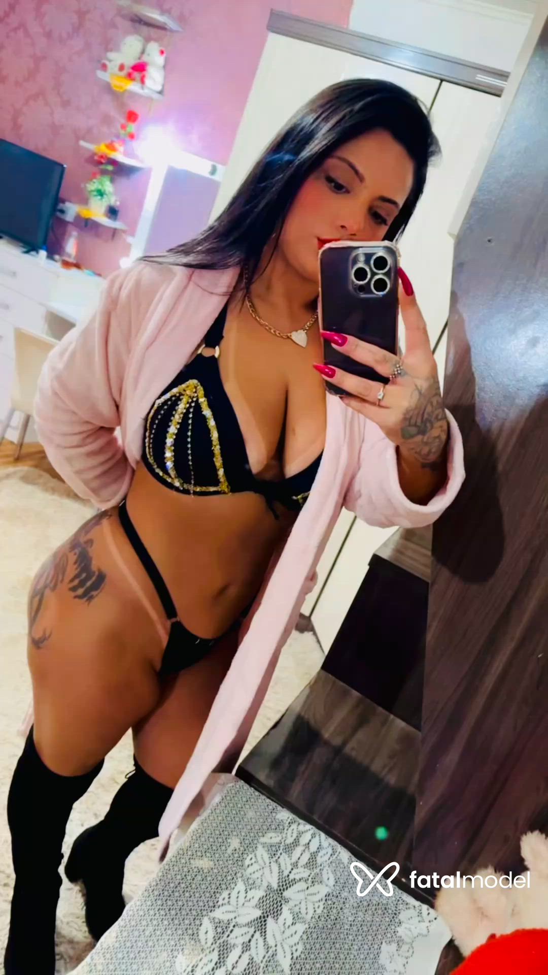 Acompanhante mulher morena (o) de olhos castanhos - Isabella Ferrer Acompanhante mulher morena (o) de olhos castanhos - Isabella Ferrer