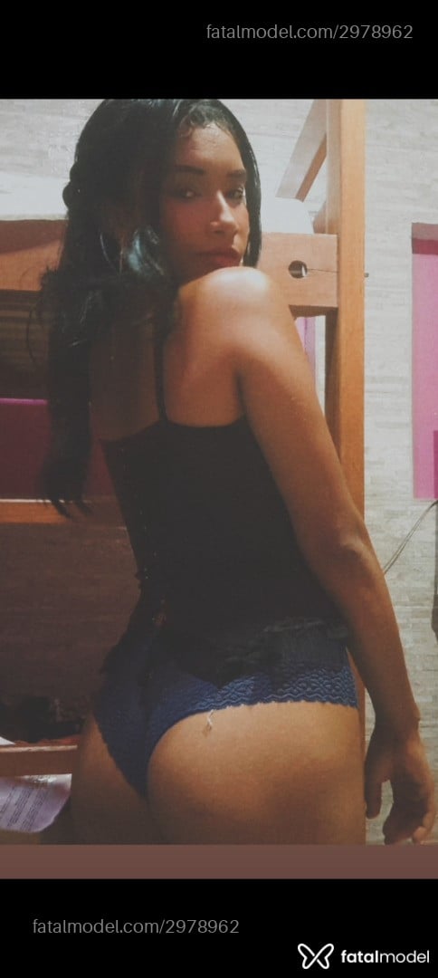 Acompanhante mulher morena (o) de olhos pretos - Yza