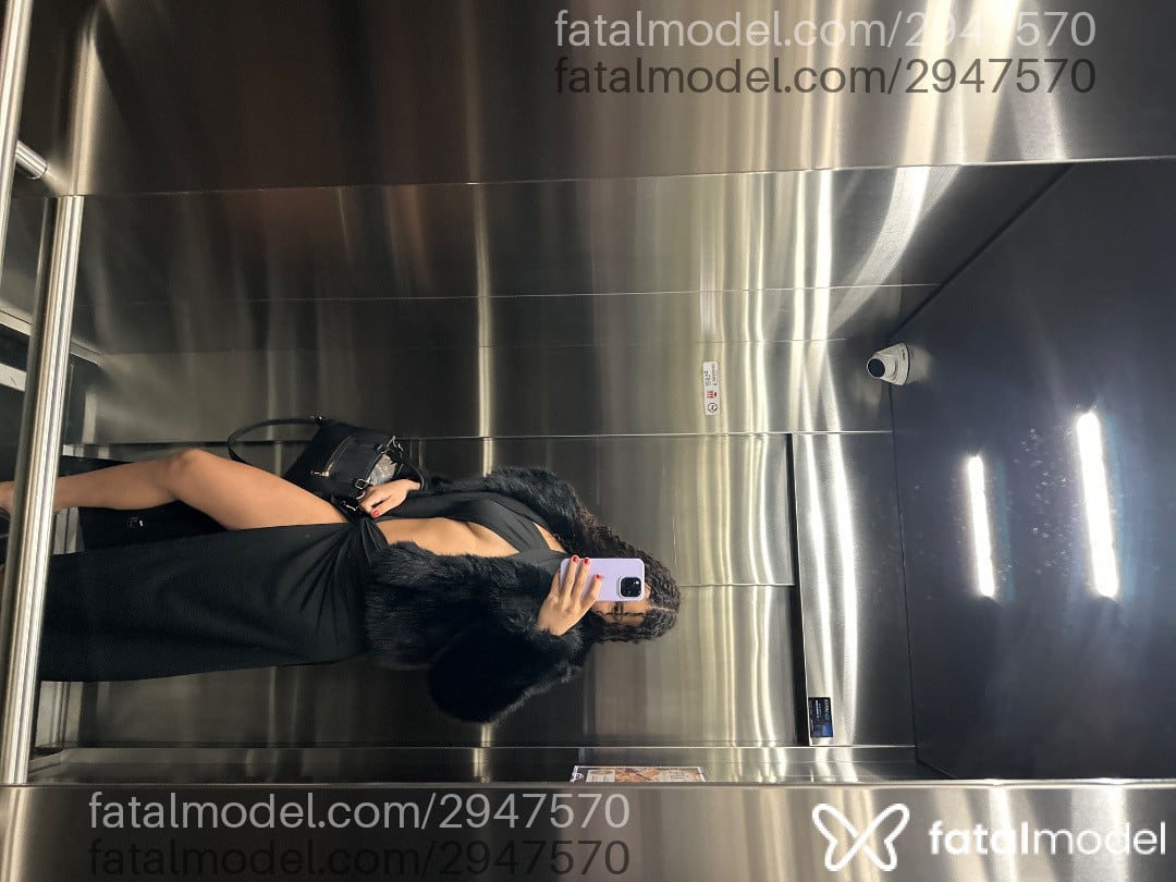 Acompanhante mulher morena (o) de olhos castanhos - Luna
