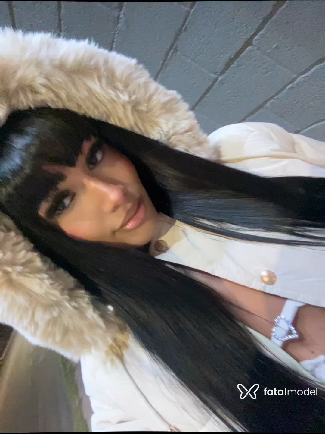 Acompanhante mulher trans morena (o) de olhos pretos - Emilly