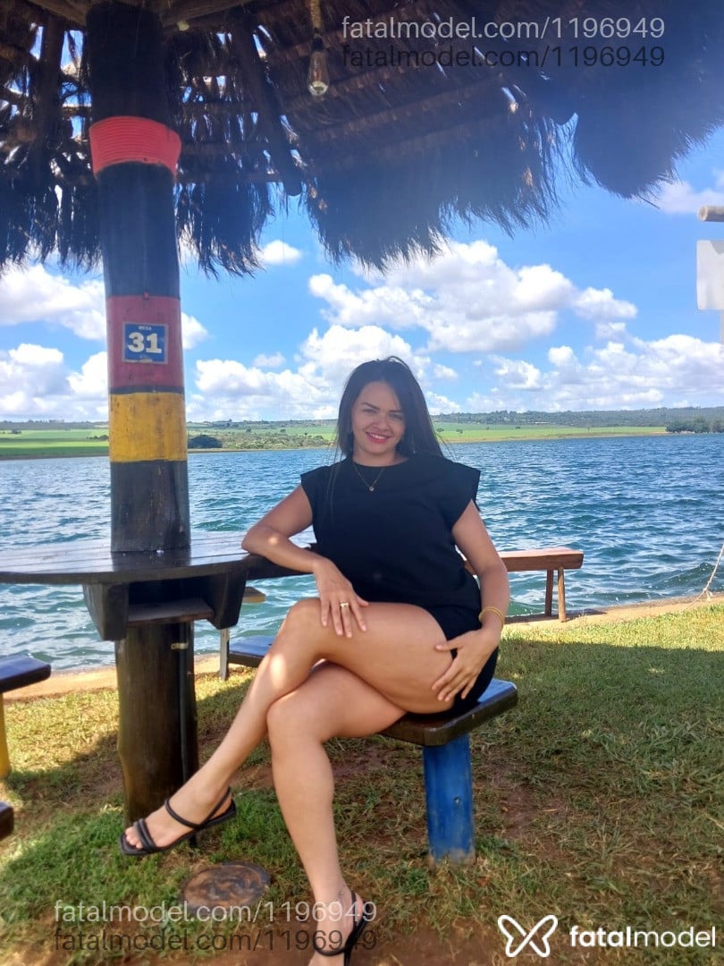 Acompanhante mulher loira (o) de olhos azuis - YSA MODELLO