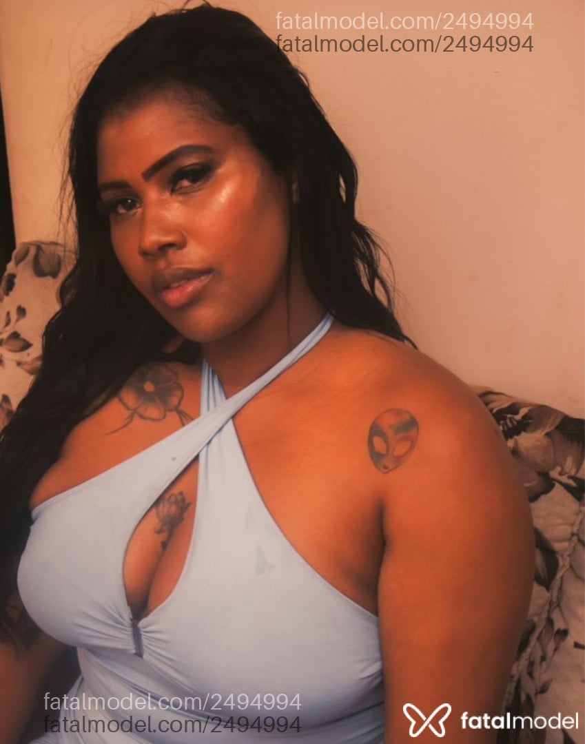 Acompanhante mulher morena (o) de olhos pretos - Pocahondas