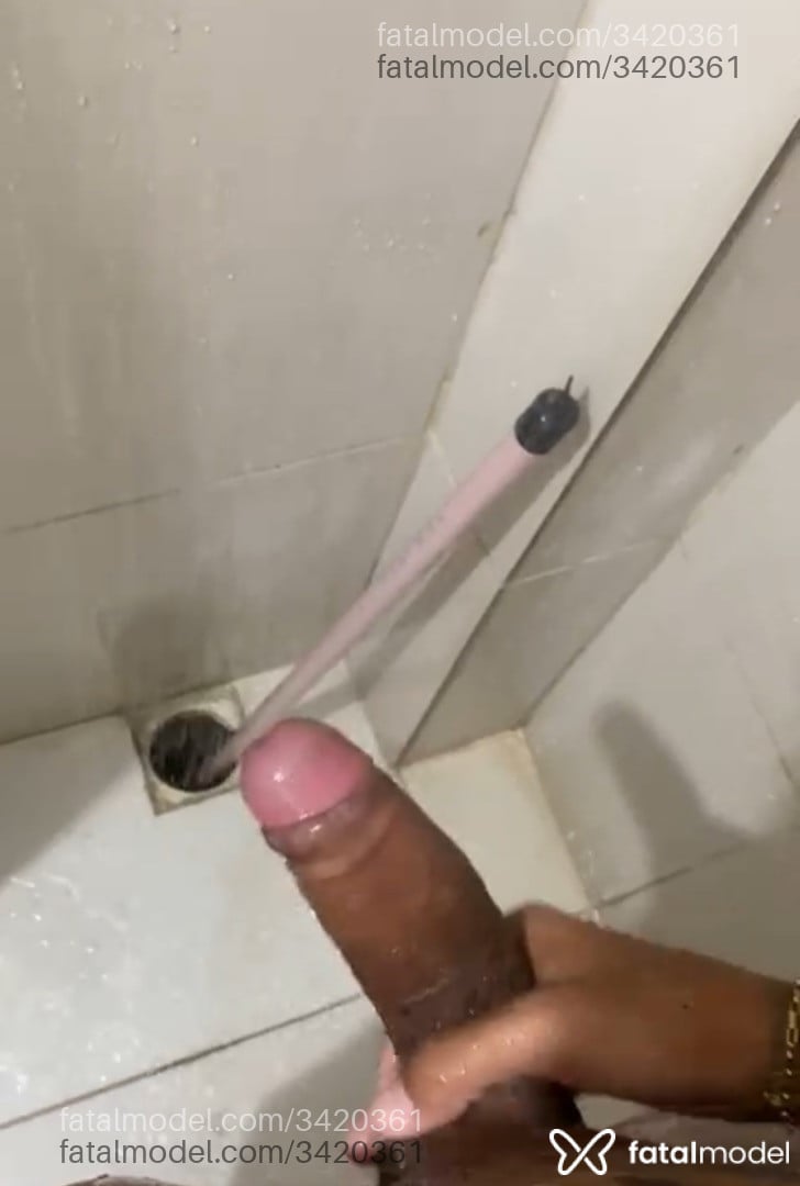 Acompanhante homem morena (o) de olhos castanhos - Igor