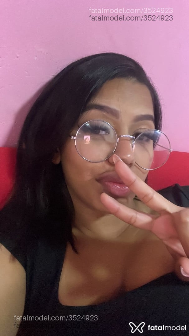 Acompanhante mulher morena (o) de olhos mel - Lorrayne