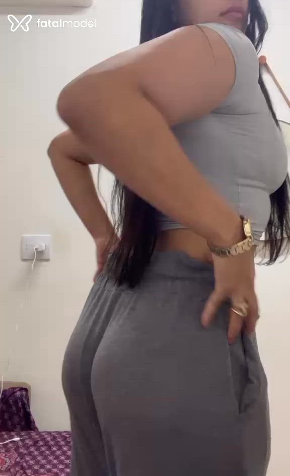 Acompanhante mulher morena (o) de olhos pretos - Gabriella