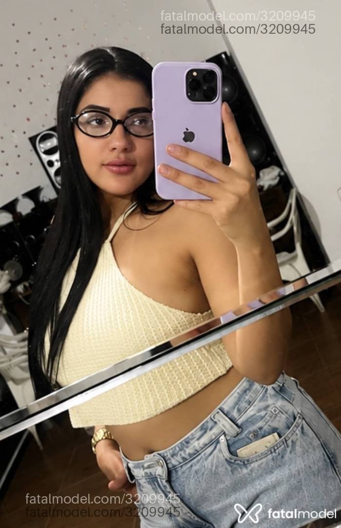 Acompanhante mulher morena (o) de olhos pretos - Gabriella