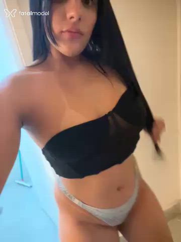 Acompanhante mulher morena (o) de olhos pretos - Gabriella