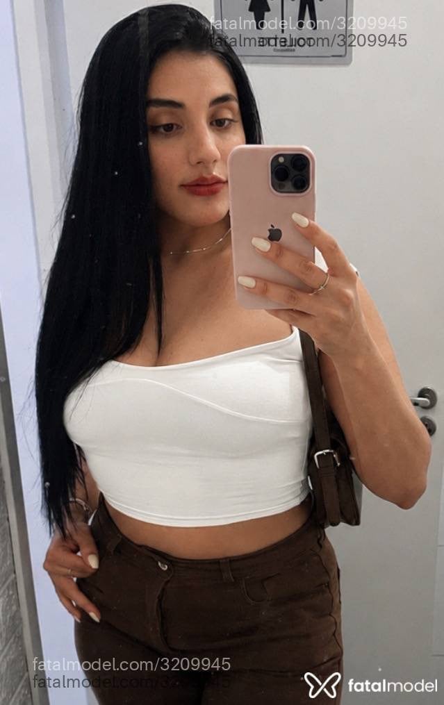 Acompanhante mulher morena (o) de olhos pretos - Gabriella