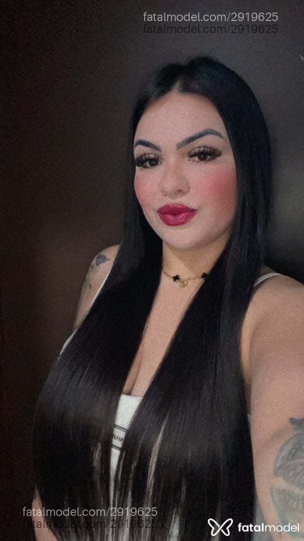 Acompanhante mulher morena (o) de olhos castanhos - Larissa