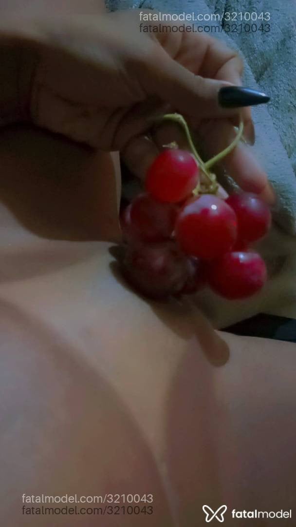Acompanhante mulher loira (o) de olhos castanhos em Macaé - Caixinhossoares