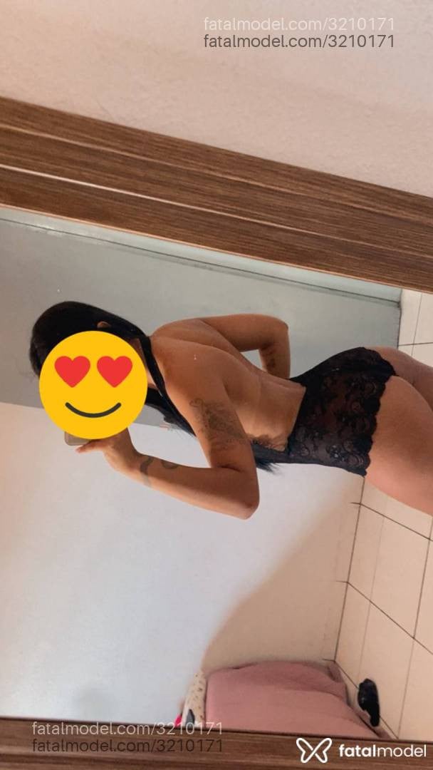 Acompanhante mulher morena (o) de olhos castanhos - Amanda