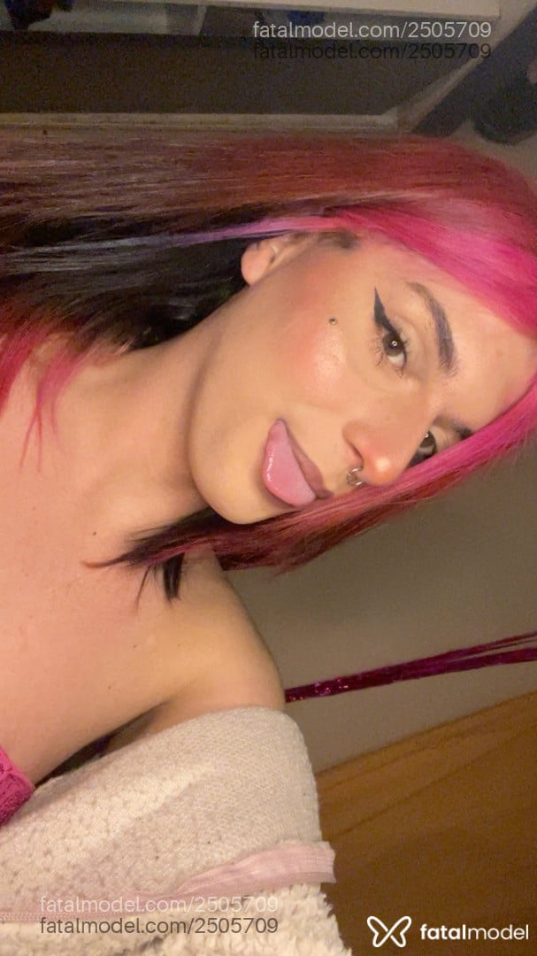Acompanhante mulher trans morena (o) de olhos castanhos - Anocaaa Acompanhante mulher trans morena (o) de olhos castanhos - Anocaaa
