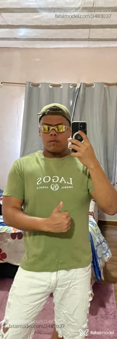 Acompanhante homem morena (o) de olhos pretos - Heitor