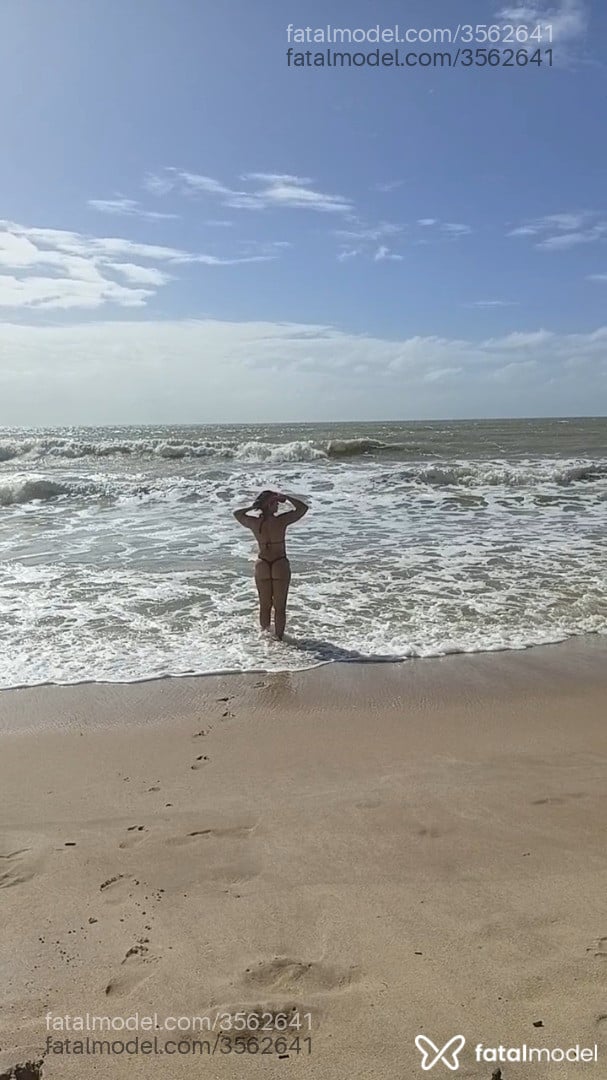 Acompanhante mulher morena (o) de olhos pretos - Maria