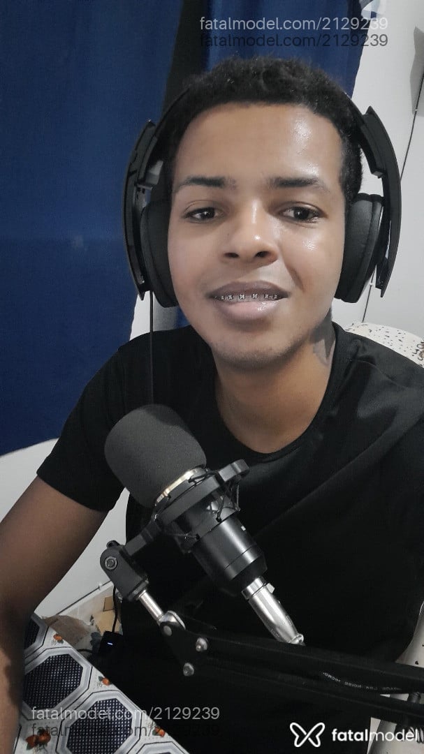 Acompanhante homem morena (o) de olhos pretos - Vinisbz