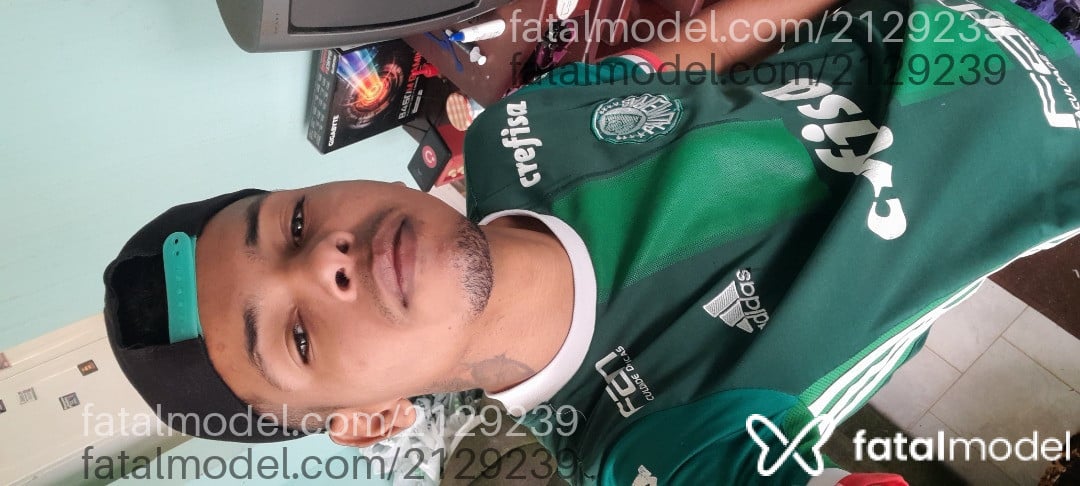Acompanhante homem morena (o) de olhos pretos - Vinisbz