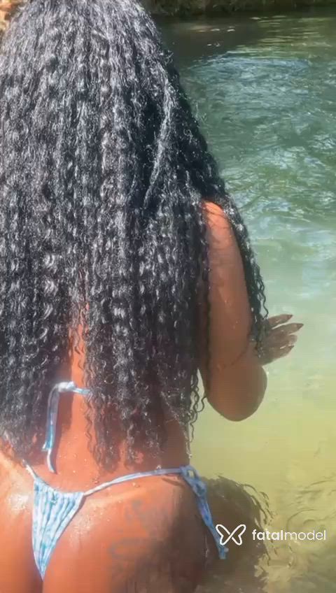 Acompanhante mulher morena (o) de olhos castanhos - Karine