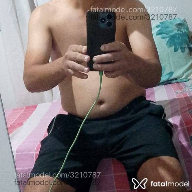 Acompanhante homem com cabelo castanho de olhos castanhos em Cidade Ocidental Acompanhante homem com cabelo castanho de olhos castanhos em Cidade Ocidental - Caldascasado